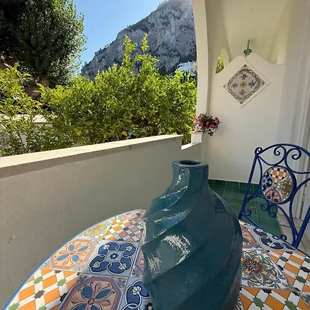 Eliza Art Κάπρι