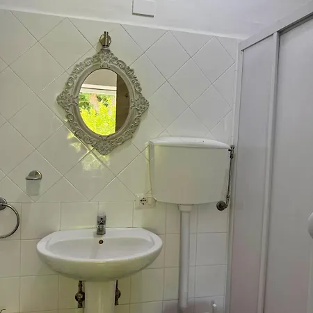 Eliza Art * Κάπρι